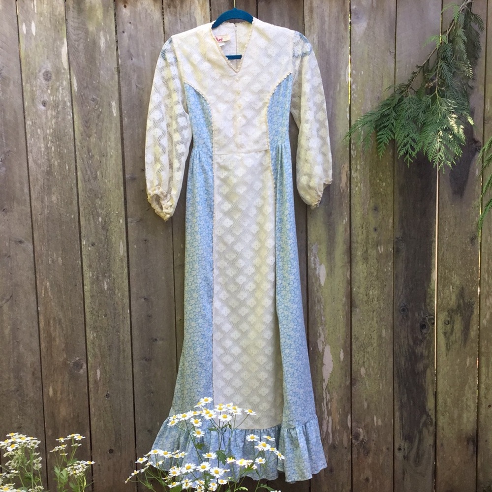 vintage 70s long light blue/lace dream dress S